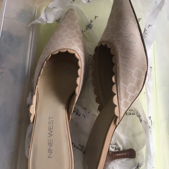 Shoes - Picture 2 of 6